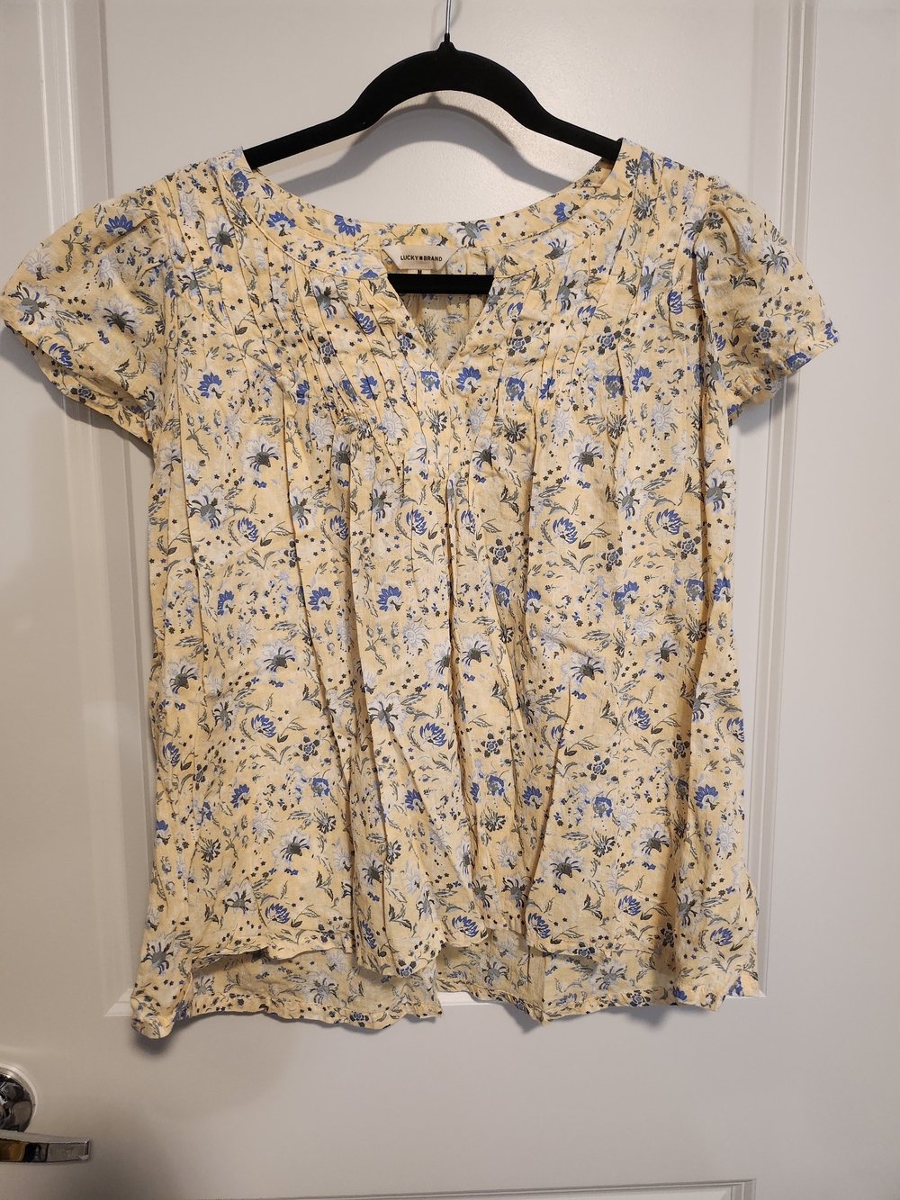 Lucky Brand Pale Yellow Floral Pintuck Short Sleeve Blouse